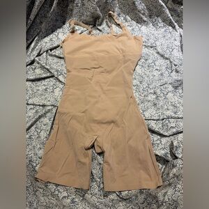 Assets by Spanx full shorts shaper XL nude